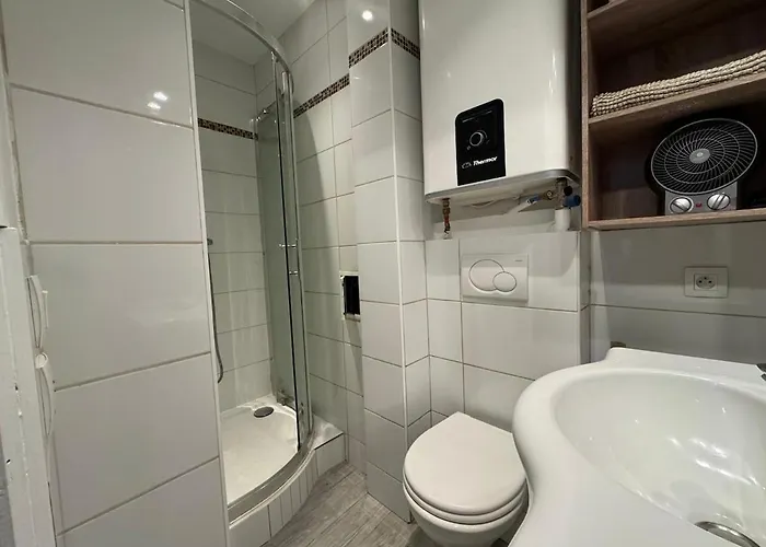 New Between Jourdain And Buttes De Chaumont Paris